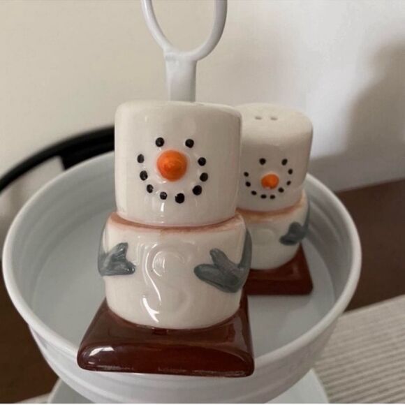 New S’mores s Marshmallows Salt and Pepper - Picture 4 of 9